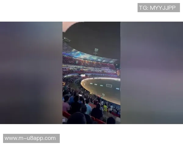 梅西苏牙德保罗齐聚海得拉巴球场包厢观赛引发球迷热议